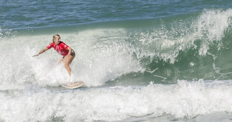 campea-feminino-louise-frumento-03 20º A Tribuna de Surf Colegial. Foto: Simone Fernandes.