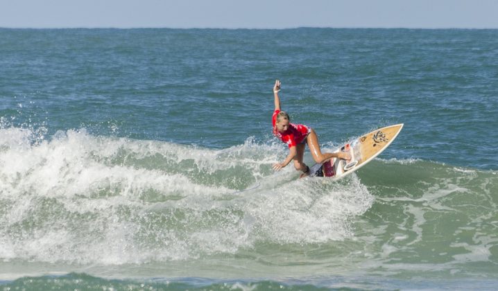 campea-feminino-louise-frumento-04 20º A Tribuna de Surf Colegial. Foto: Simone Fernandes.