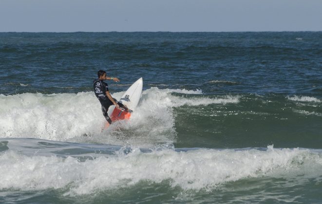 campeao-junior-guilherme-silva-01 20º A Tribuna de Surf Colegial. Foto: Simone Fernandes.