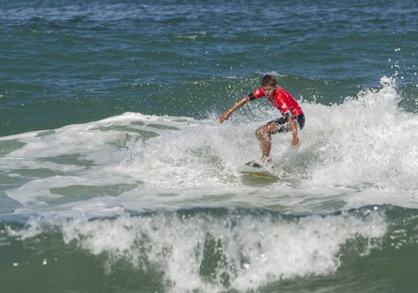 campeao-mirim-ighor-santana-02 20º A Tribuna de Surf Colegial. Foto: Simone Fernandes.