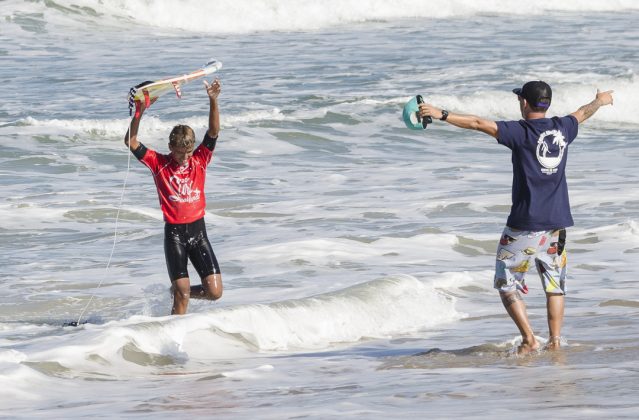 campeao-mirim-ighor-santana-06 20º A Tribuna de Surf Colegial. Foto: Simone Fernandes.