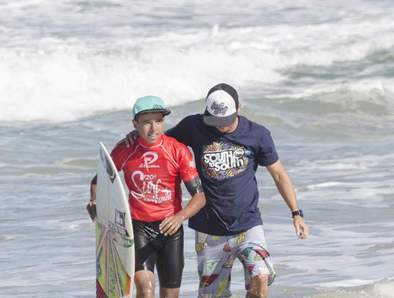 campeao-mirim-ighor-santana-07 20º A Tribuna de Surf Colegial. Foto: Simone Fernandes.