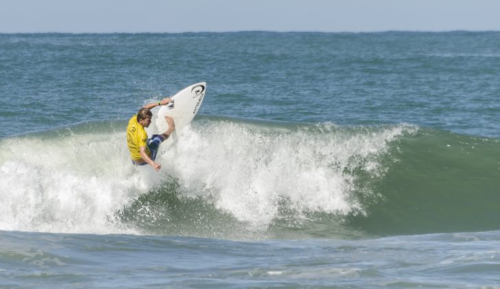 campeao-universitario-vitor-mendes-04 20º A Tribuna de Surf Colegial. Foto: Simone Fernandes.