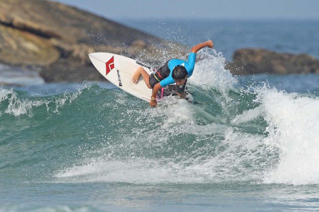 Diego Aguiar, Hang Loose Surf Attack, praia das Pitangueiras, Guarujá (SP). Foto: Munir El Hage.