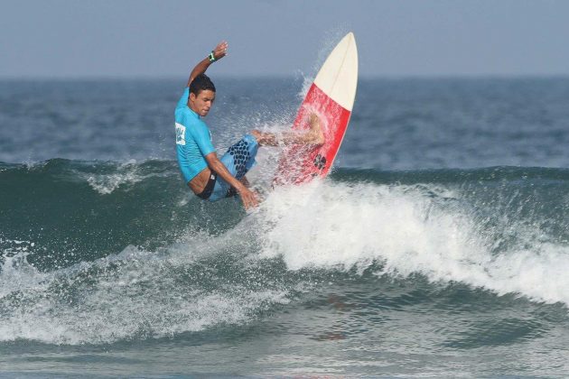 Guilherme Silva, Hang Loose Surf Attack, praia das Pitangueiras, Guarujá (SP). Foto: Munir El Hage.