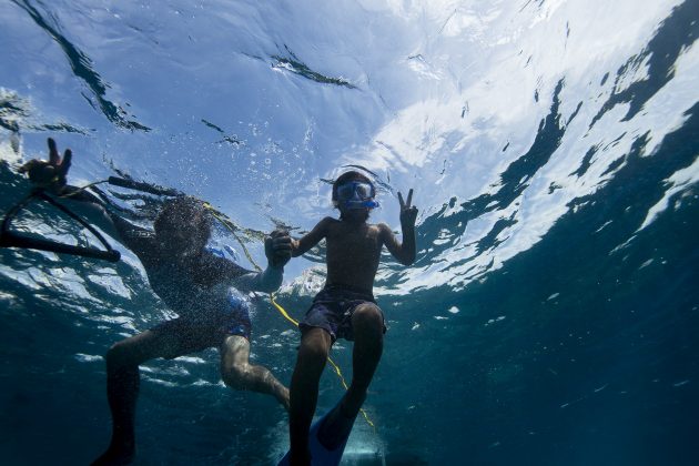 Neco Padaratz e Zion , Four Seasons Maldives Surfing Champions 2015, Sultan's. Foto: Sean Scott.