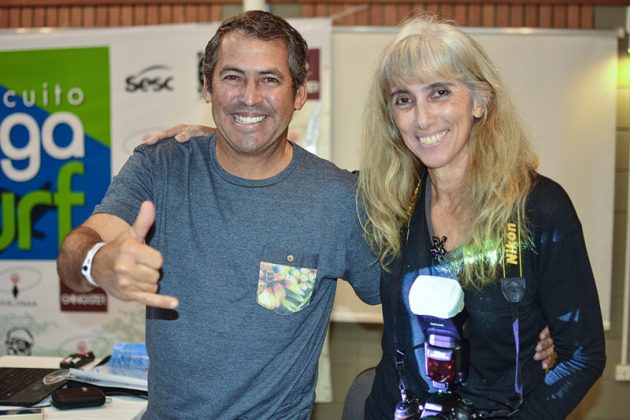 Noite de autógrafos , Riviera de São Lourenço, Bertioga (SP). Foto: Osmar Rezende Filho.