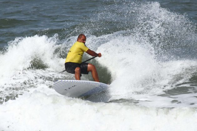 Adriano Lima Rip Curl Guarujaense de Surf. Foto: Nancy Geringer.