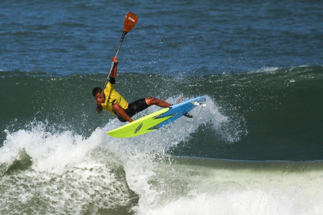 Luiz Diniz Rip Curl Guarujaense de Surf. Foto: Nancy Geringer.