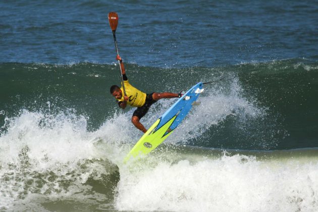 Luiz Diniz Rip Curl Guarujaense de Surf. Foto: Nancy Geringer.