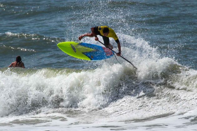 Luiz Diniz Rip Curl Guarujaense de Surf. Foto: Nancy Geringer.