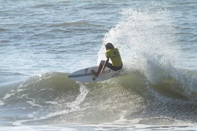 alax_soares2 Rip Curl Guarujaense de Surf 2015, primeira etapa, Pernambuco, Guarujá. Foto: Nancy Geringer.