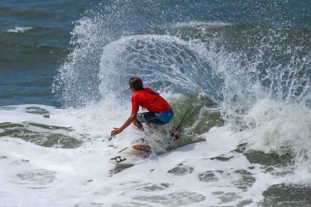 Eduardo_mota3 Rip Curl Guarujaense de Surf 2015, primeira etapa, Pernambuco, Guarujá. Foto: Nancy Geringer.