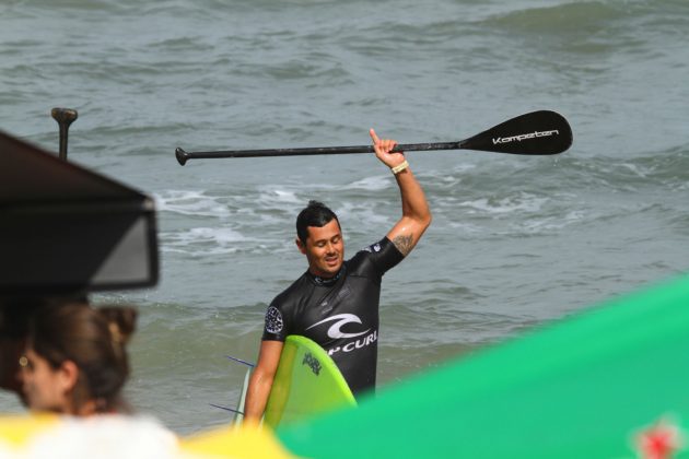 Erick_Myakawa2 Rip Curl Guarujaense de Surf 2015, primeira etapa, Pernambuco, Guarujá. Foto: Nancy Geringer.