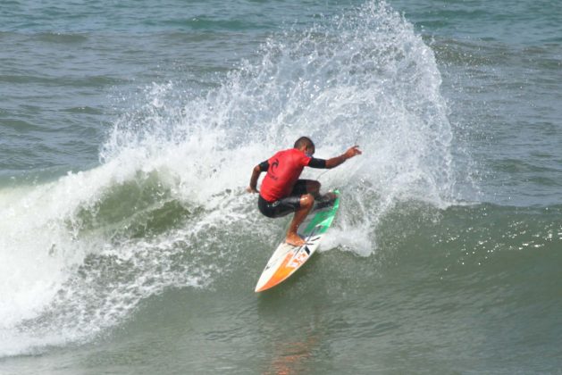 Luiz_diniz7 Rip Curl Guarujaense de Surf 2015, primeira etapa, Pernambuco, Guarujá. Foto: Nancy Geringer.