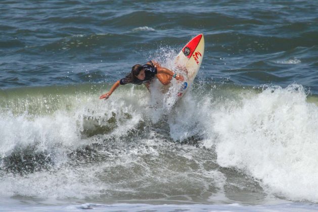 Marina_Resende4 Rip Curl Guarujaense de Surf 2015, primeira etapa, Pernambuco, Guarujá. Foto: Nancy Geringer.