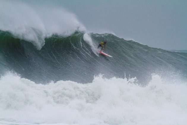 Caio Vaz , Desafio Mormaii de Ondas Grandes 2015, Cardoso, Farol de Santa Marta (SC). Foto: James Thisted.