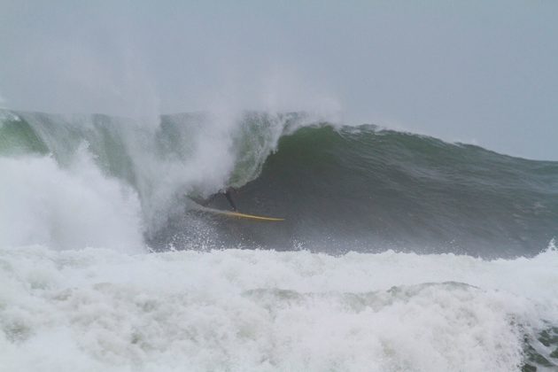 Lucas Chumbinho , Desafio Mormaii de Ondas Grandes 2015, Cardoso, Farol de Santa Marta (SC). Foto: James Thisted.