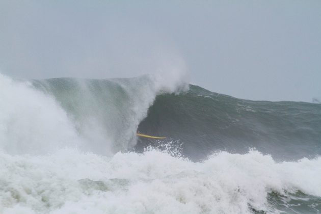 Lucas Chumbinho , Desafio Mormaii de Ondas Grandes 2015, Cardoso, Farol de Santa Marta (SC). Foto: James Thisted.