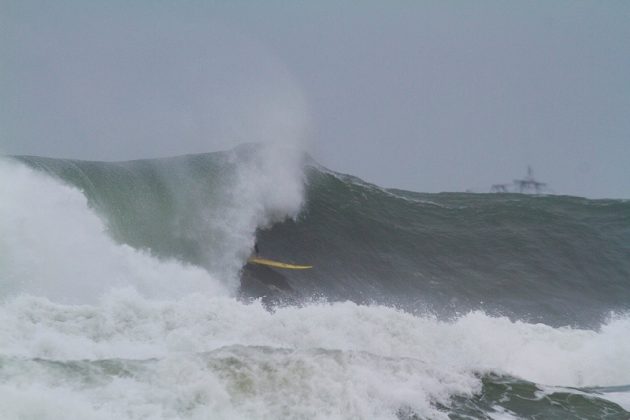 Lucas Chumbinho , Desafio Mormaii de Ondas Grandes 2015, Cardoso, Farol de Santa Marta (SC). Foto: James Thisted.