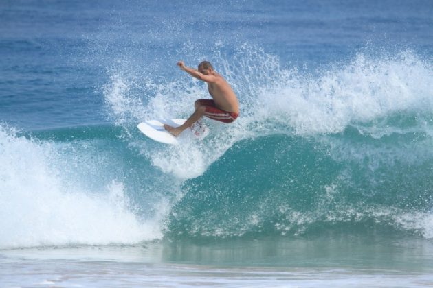 panza-no-beach-break-920x613 Barca Ibrasurf - Pasti Surfing Village 2015. Foto: Divulgação.