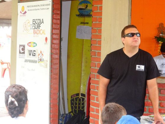 palestra Em comemoração ao Dia da Independência, alunos da Escola de Surf de São Vicente participam de palestras e limpeza da praia. Foto: Robertha de Carvalho.