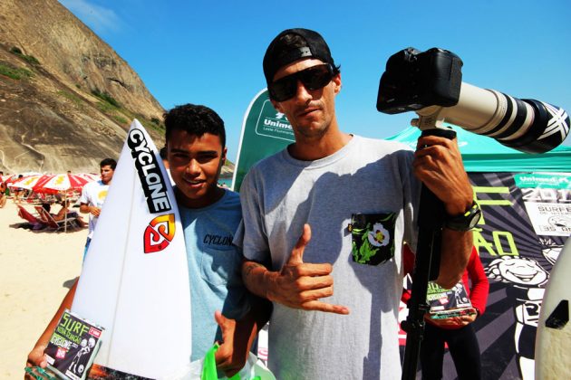 _ASN_NG_2015-3_08_Danilo-de-Souza-e-Guilherme-Milward_Foto_Joao-Jose-Macedo Circuito ASN, canto do Costão, Itacoatiara. Foto: Site Quiksilver.com.