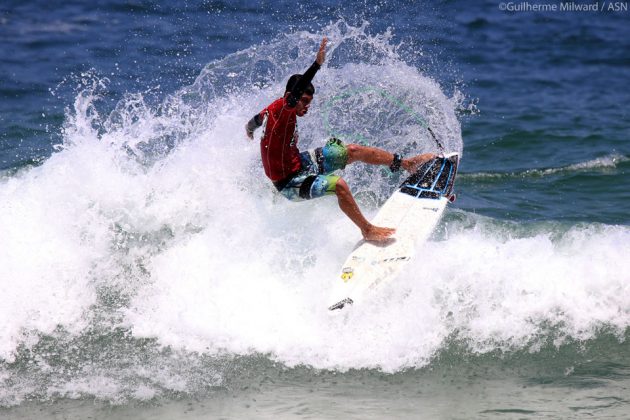 Bernardo-Ribeiro_1_foto_Guilherme-Milward Circuito ASN, canto do Costão, Itacoatiara. Foto: Site Quiksilver.com.