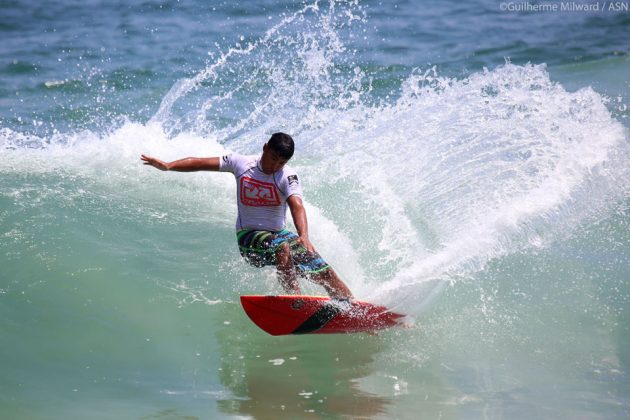 Danilo-de-Souza_1_foto_Guilherme-Milward Circuito ASN, canto do Costão, Itacoatiara. Foto: Site Quiksilver.com.