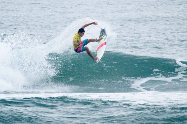 Gabriel_Andre9 Rip Curl Guarujaense, Praia do Tombo, Guarujá. Foto: Nancy Geringer.