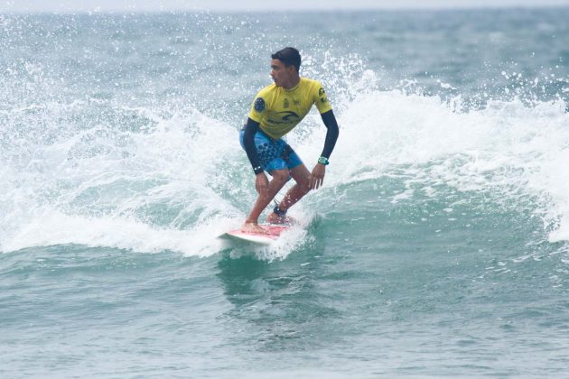 Guilherme_Silva3 Rip Curl Guarujaense, Praia do Tombo, Guarujá. Foto: Nancy Geringer.