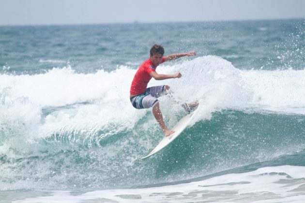 Vitor_Mendes3 Rip Curl Guarujaense, Praia do Tombo, Guarujá. Foto: Nancy Geringer.