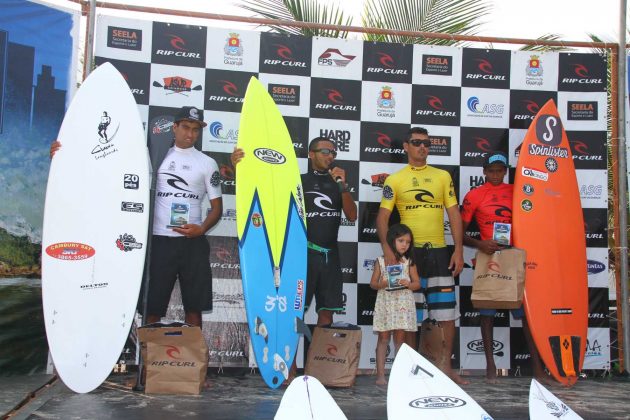 Pódio SUP wave. 2ª etapa do Rip Curl Guarujaense de Surf, na Praia do Tombo?. Foto: Nancy Geringer.