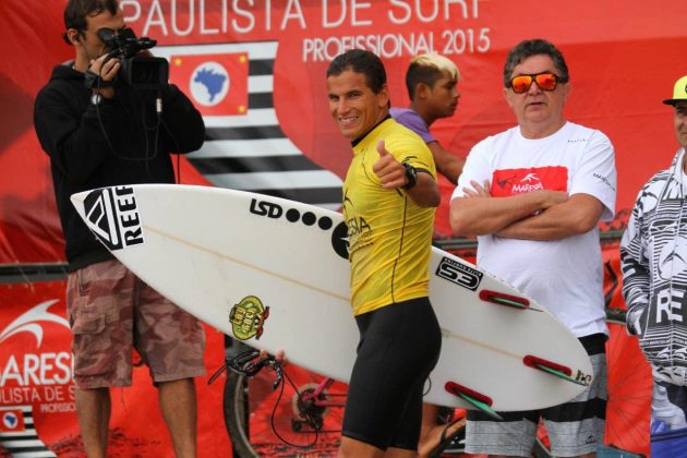 Thiago Camarão, Maresia Paulista de Surf Profissional 2015, Pitangueiras, Guarujá. Foto: João Carvalho.