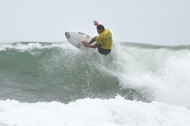 Thiago Camarão, Maresia Paulista de Surf Profissional 2015, Pitangueiras, Guarujá. Foto: João Carvalho.