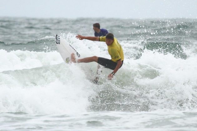 Thiago Camarão, Maresia Paulista de Surf Profissional 2015, Pitangueiras, Guarujá. Foto: João Carvalho.