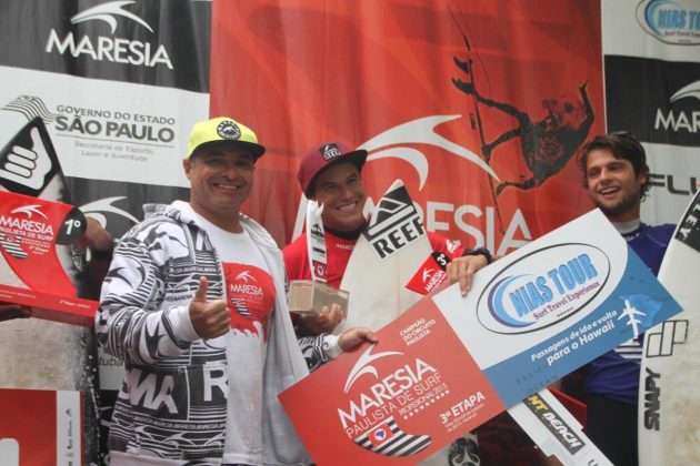 Thiago Camarão, Maresia Paulista de Surf Profissional 2015, Pitangueiras, Guarujá. Foto: João Carvalho.