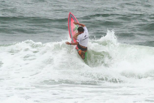 Charlie Brown , Maresia Paulista de Surf Profissional 2015, Pitangueiras, Guarujá. Foto: João Carvalho.