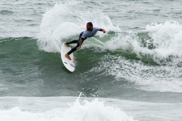 Diego Meinha , Maresia Paulista de Surf Profissional 2015, Pitangueiras, Guarujá. Foto: João Carvalho.