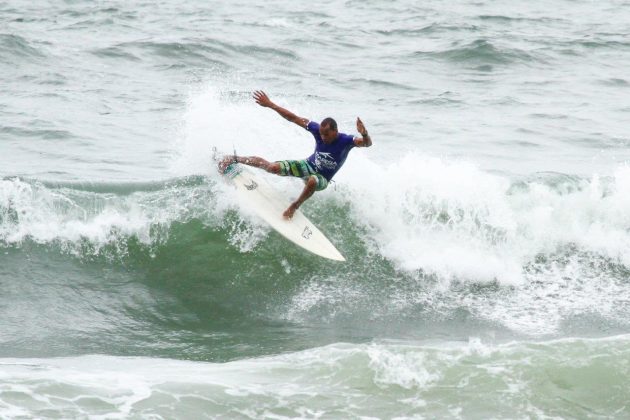 Gilmar Silva , Maresia Paulista de Surf Profissional 2015, Pitangueiras, Guarujá. Foto: João Carvalho.