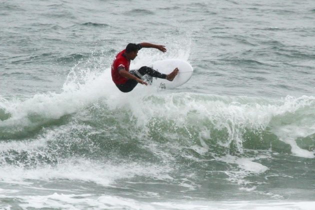 Hizunomê Bettero , Maresia Paulista de Surf Profissional 2015, Pitangueiras, Guarujá. Foto: João Carvalho.