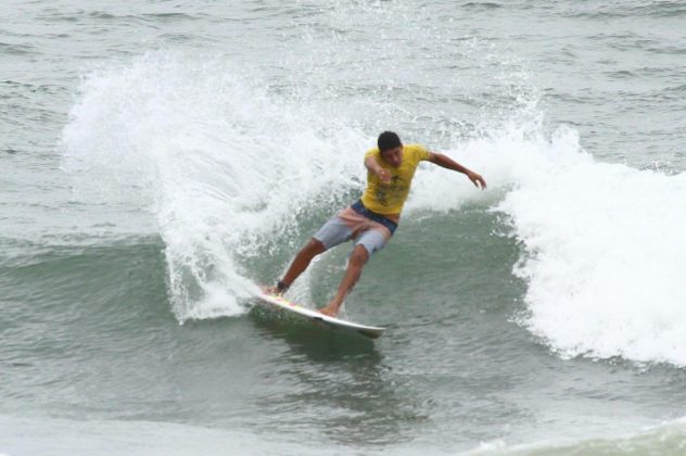 Luan Carvalho , Maresia Paulista de Surf Profissional 2015, Pitangueiras, Guarujá. Foto: João Carvalho.