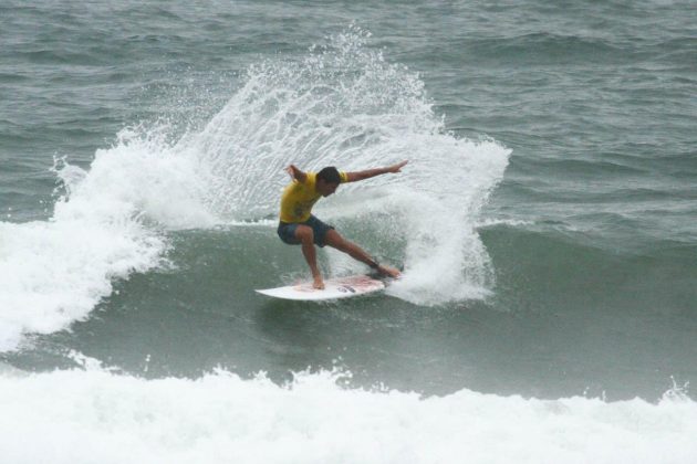 Rafael Teixeira , Maresia Paulista de Surf Profissional 2015, Pitangueiras, Guarujá. Foto: João Carvalho.