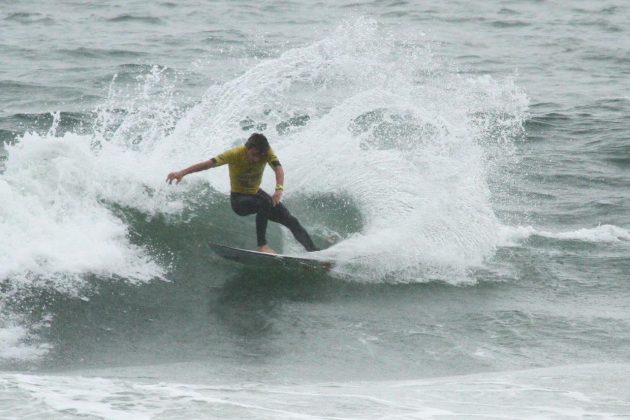 Tales Araújo , Maresia Paulista de Surf Profissional 2015, Pitangueiras, Guarujá. Foto: João Carvalho.