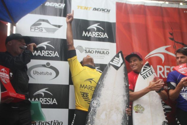 Victor Bernardo , Maresia Paulista de Surf Profissional 2015, Pitangueiras, Guarujá. Foto: João Carvalho.