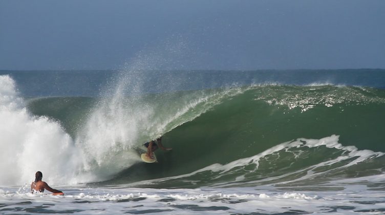 Thomaz Crocco, Puerto Escondido - MEX De Lucca Pampa Barrels, . Foto: Reprodução.