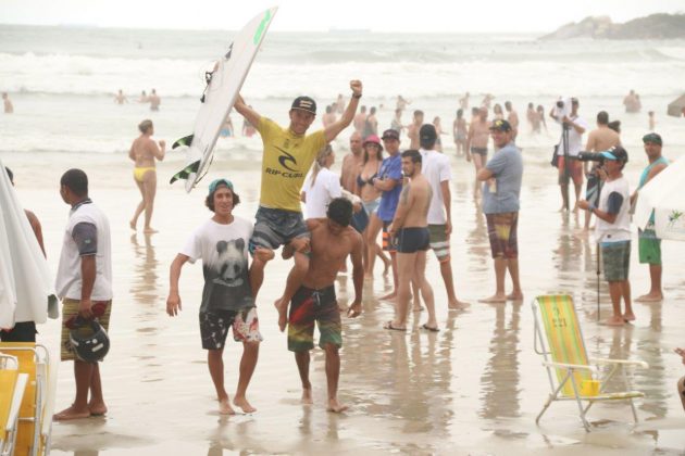 Rip Curl Guarujaense 2015, Pitangueiras, Guarujá (SP). Foto: Silvia Winik.