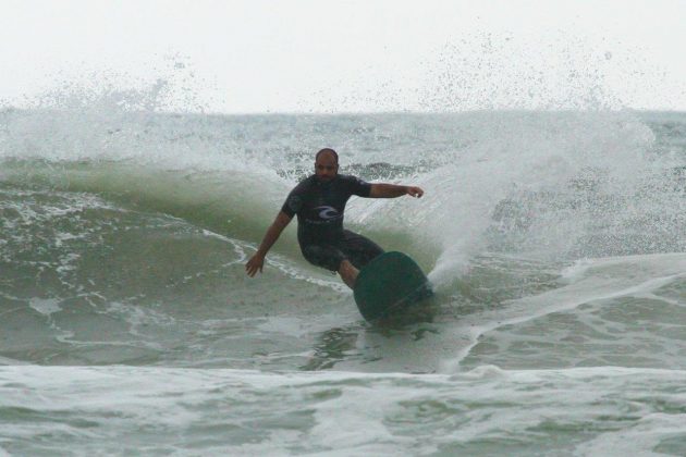 Adriano Lima , Rip Curl Guarujaense 2015, Pitangueiras, Guarujá (SP). Foto: Silvia Winik.