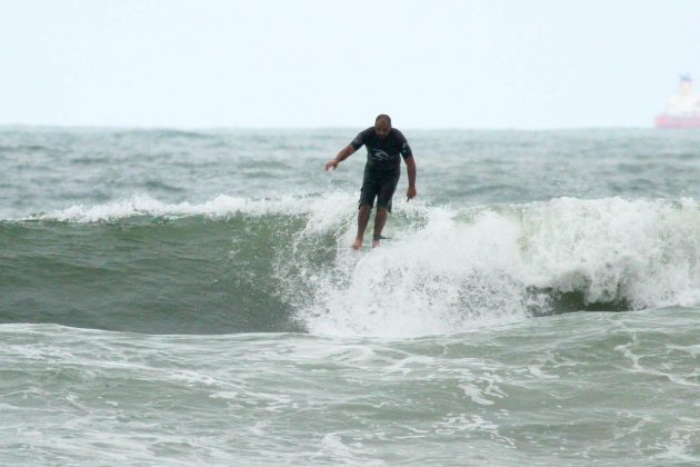 Adriano Lima , Rip Curl Guarujaense 2015, Pitangueiras, Guarujá (SP). Foto: Silvia Winik.