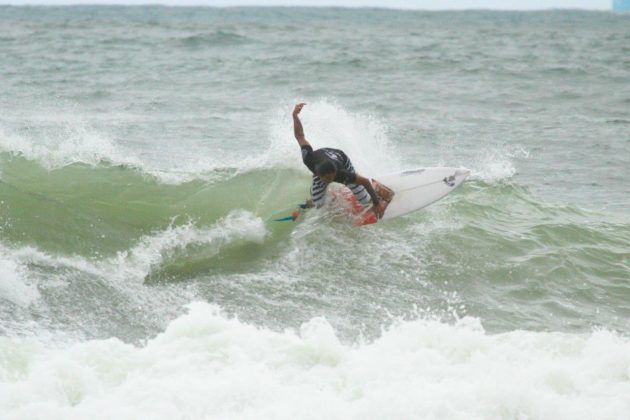 Binho Hanada , Rip Curl Guarujaense 2015, Pitangueiras, Guarujá (SP). Foto: Silvia Winik.